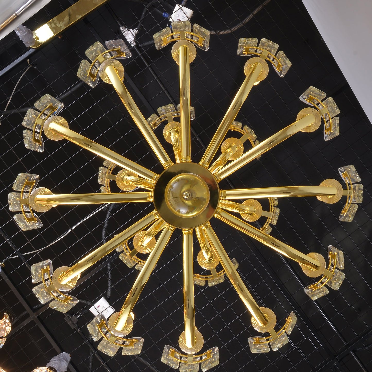 Luxurious double-layer 18-lamp golden cut crystal chandelier - modern luxury pendant light, suitable for dining room/living room